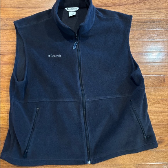 Men’s Columbia Fleece Vest - Picture 1 of 6